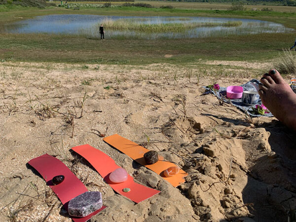 kleuren en kristallen bij meer